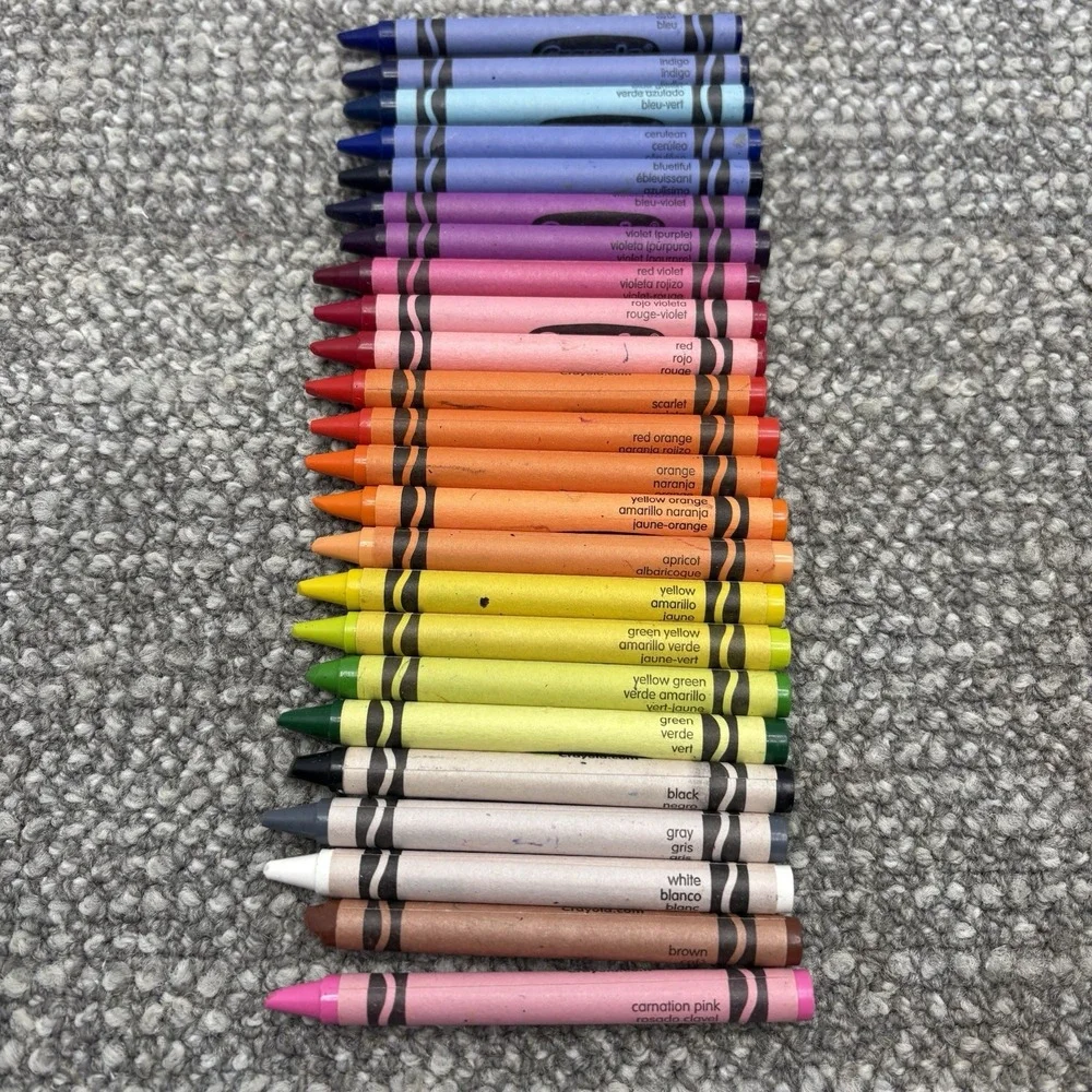 Crayola Introducing Bluetiful 24 Pack Crayons EUC 2017